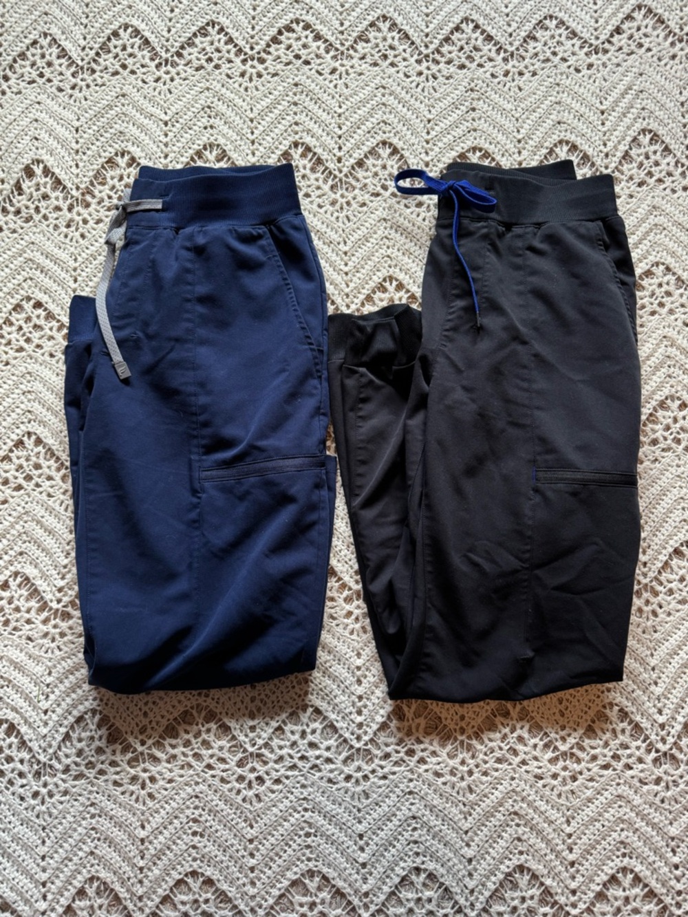 Fabletics Navy and Black Active Jogger Scrub Bottom Bundle Size Small Scrubs
